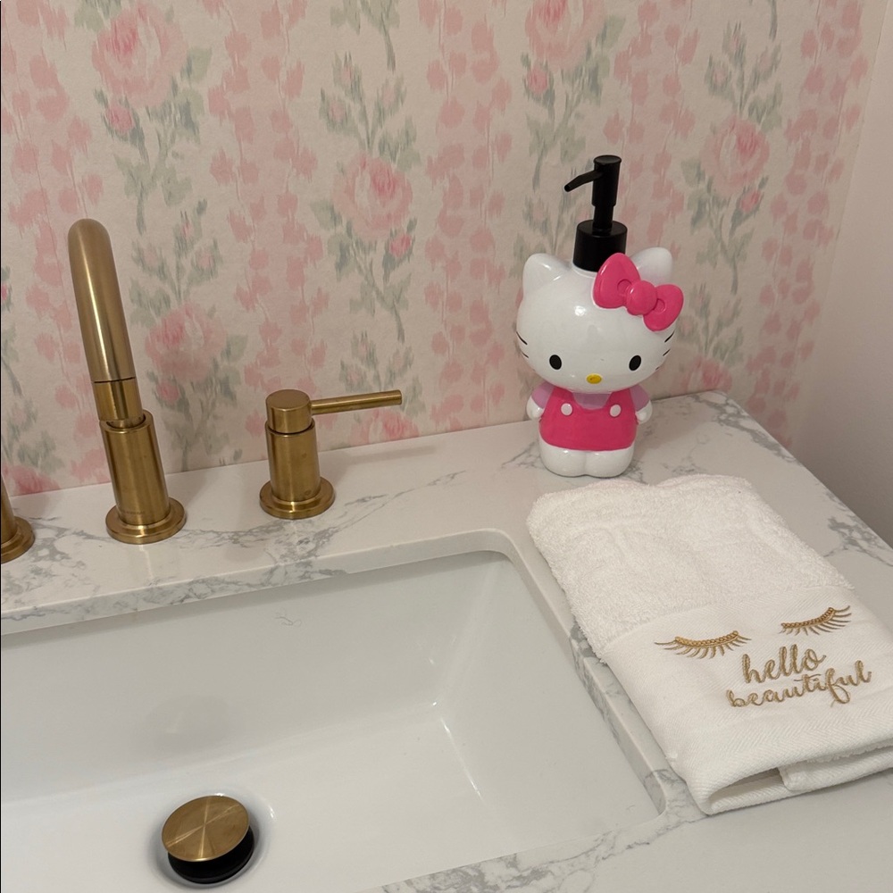 Hello Kitty Soap Dispenser with Pink Bow